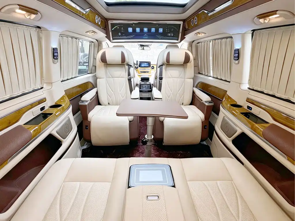 Mercedes-Benz V-Class 2022 — фото 7