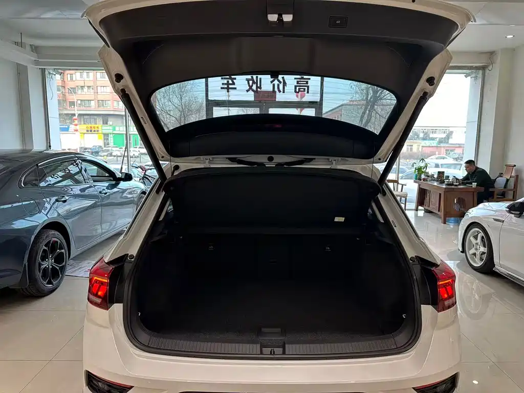 Volkswagen T-Roc 2022 — фото 11