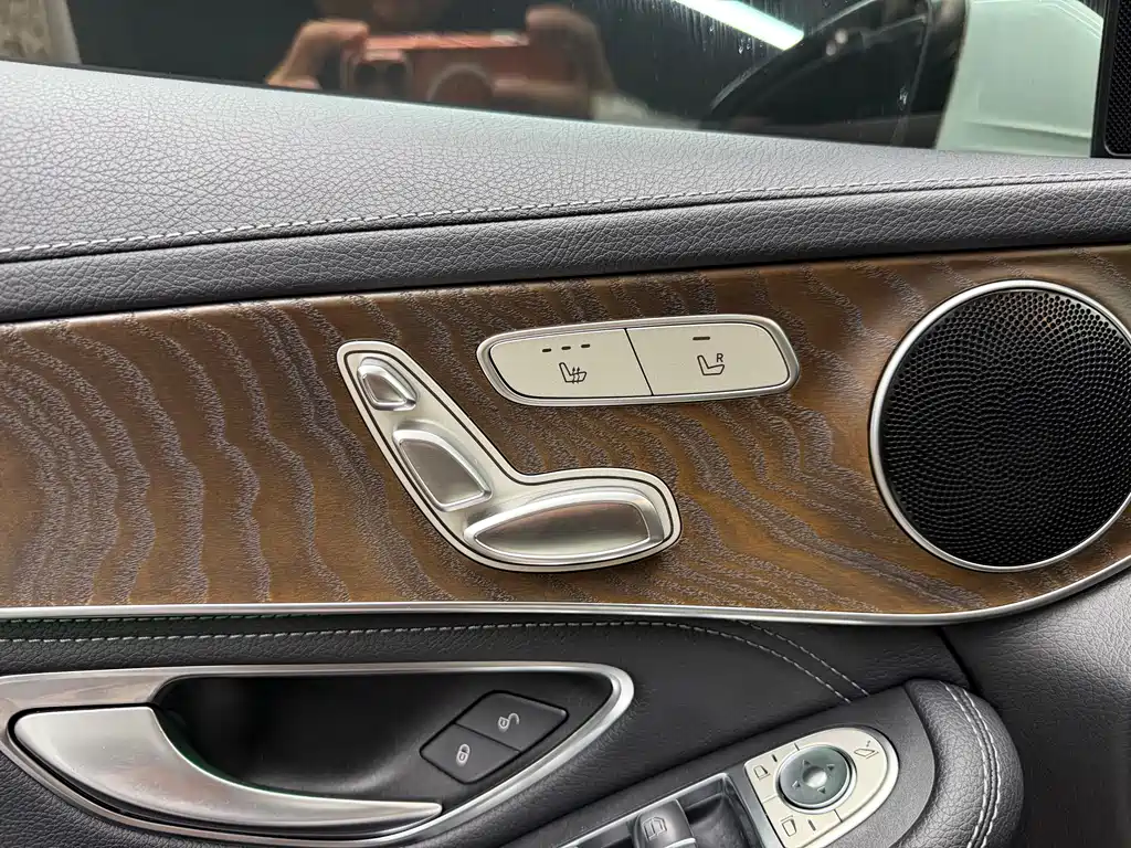 Mercedes-Benz GLC 2020 — фото 19