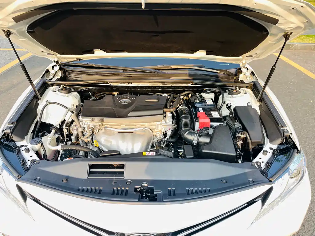 Toyota Camry 2018 — фото 19