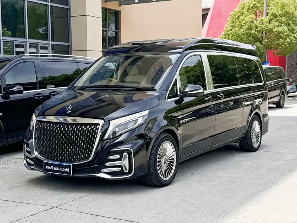 Mercedes-Benz V-Class 2022 — фото 1