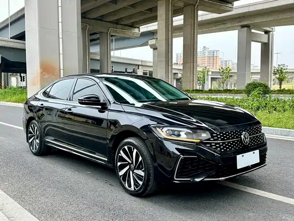Volkswagen Passat 2022