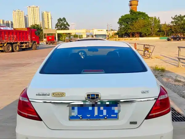 Geely Emgrand 2015