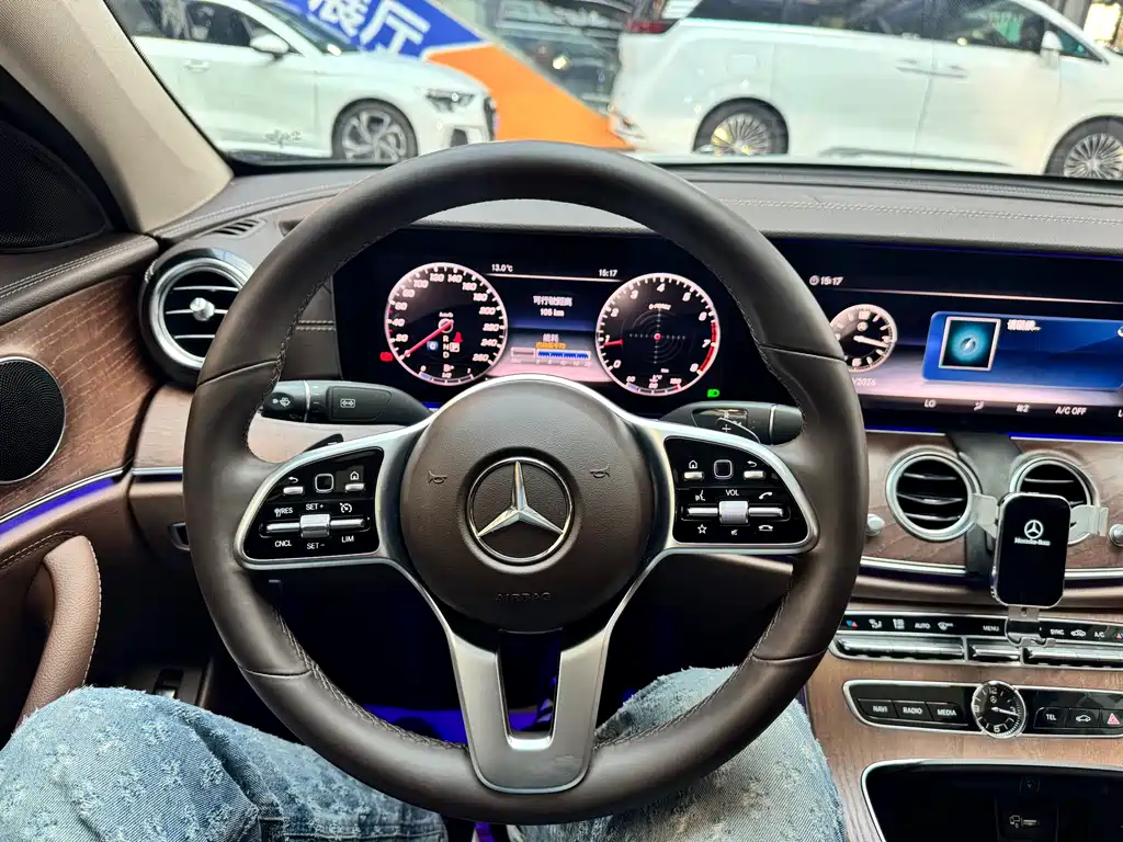 Mercedes-Benz E-Class 2020 — фото 14