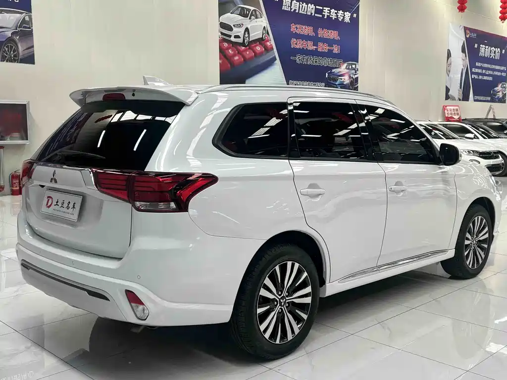 Mitsubishi Outlander 2022