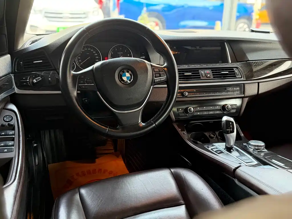 BMW 5 Series 2015 — фото 6