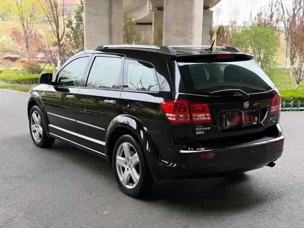 Dodge Journey 2011 — фото 7