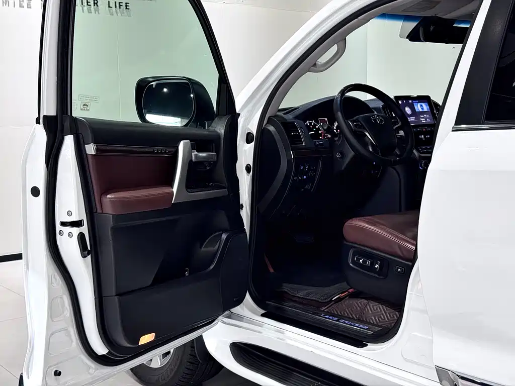 Toyota Land Cruiser 2019 — фото 41