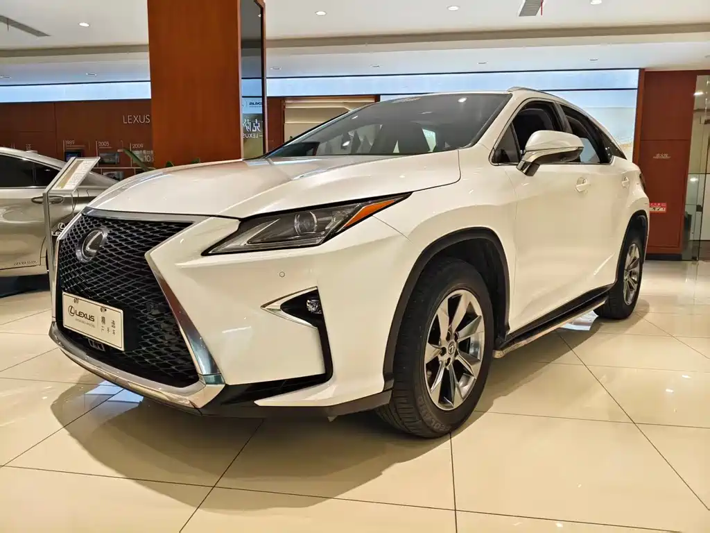 Lexus RX 2018 — фото 1
