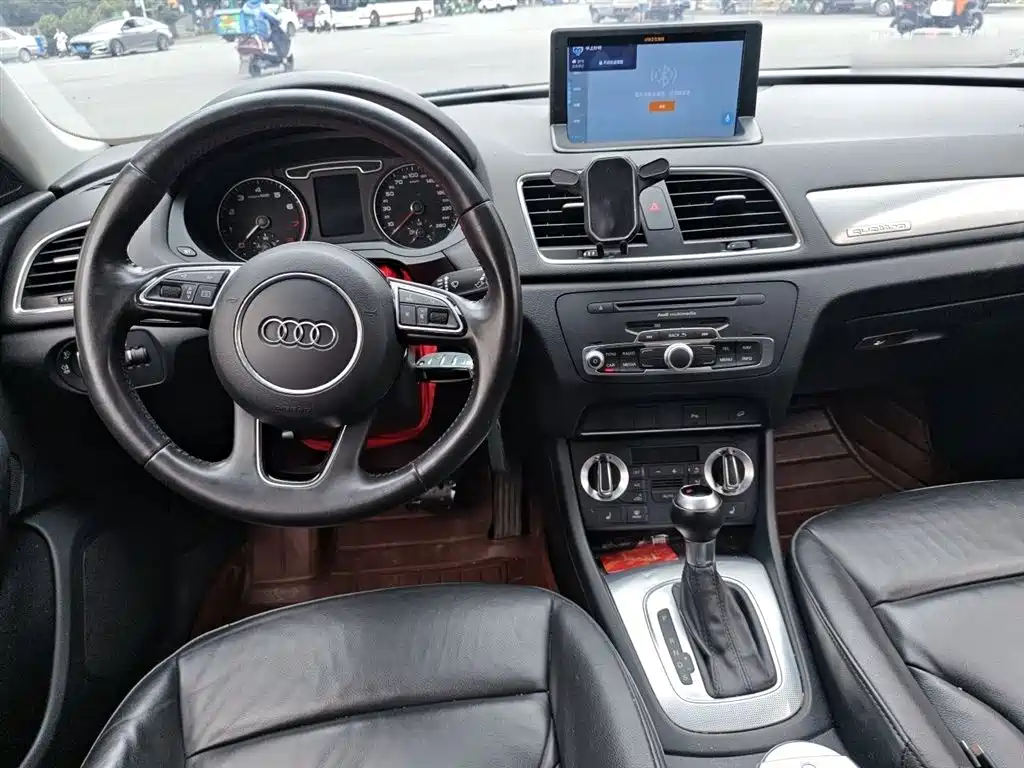 Audi Q3 2014 — фото 13