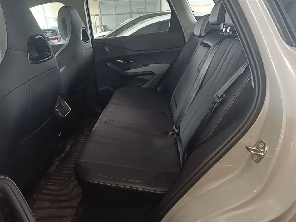 BYD Seal 05 DM-i 2025 — фото 17