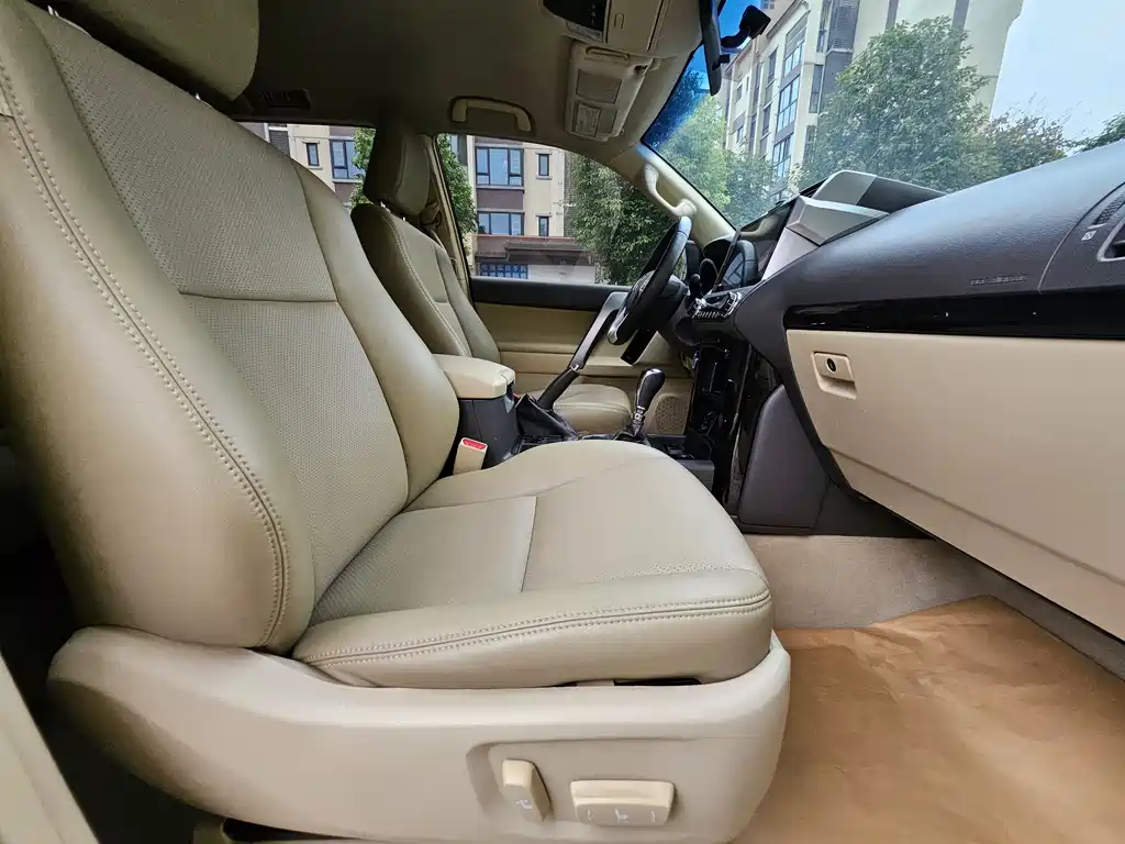 Toyota Prado 2015 — фото 13