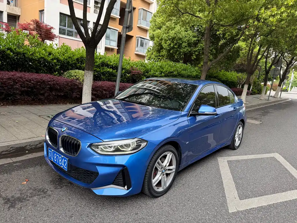 BMW 1 Series 2019 — фото 1