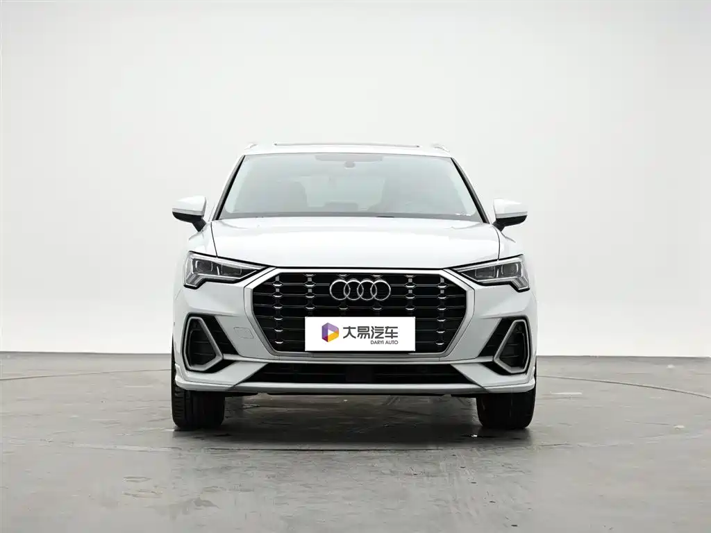 Audi Q3 2022 — фото 2