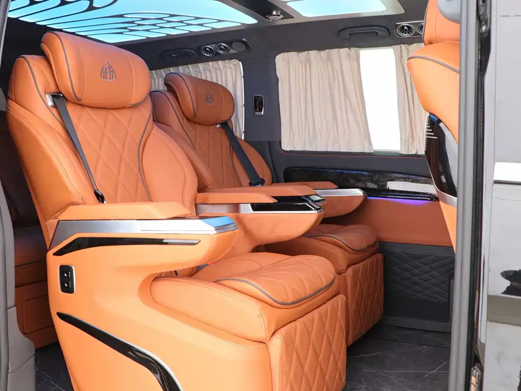 Mercedes-Benz Vito 2023 — фото 11
