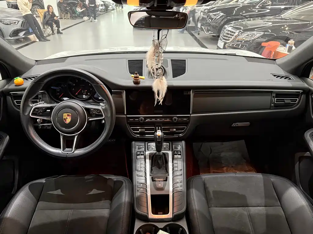Porsche Macan 2021 — фото 10