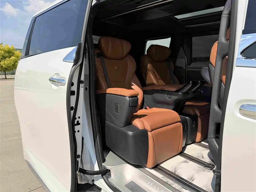 Toyota Vellfire 2024 — фото 13