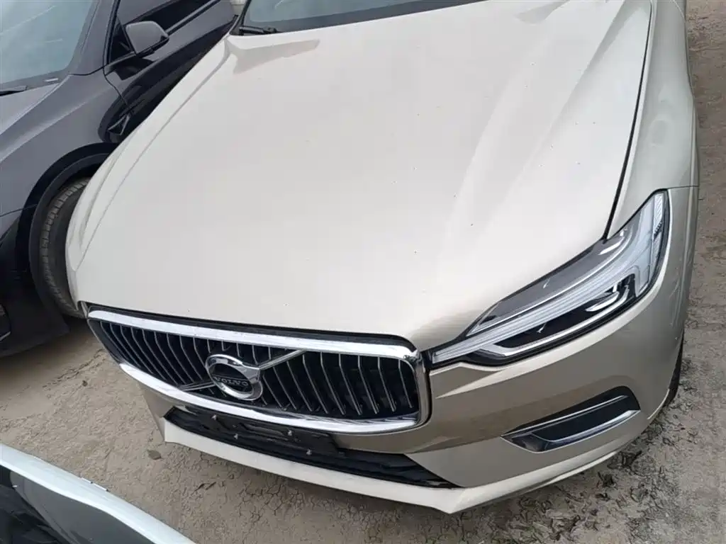 Volvo XC60 2020 — фото 3
