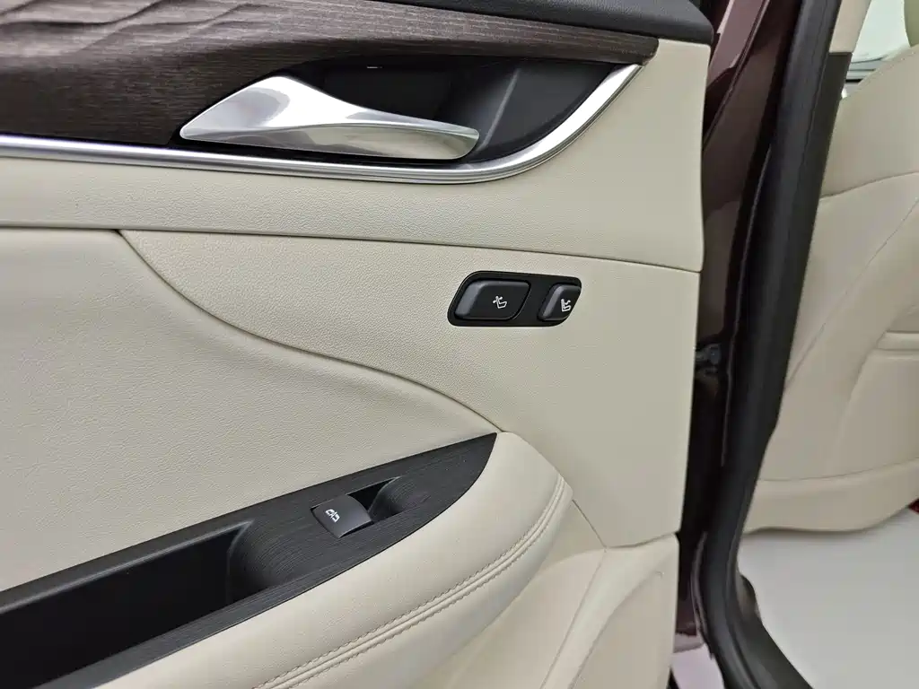 Buick LaCrosse 2020 — фото 23