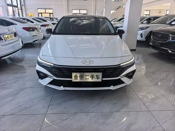 Hyundai Elantra 2023