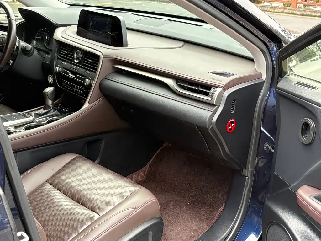 Lexus RX 2022