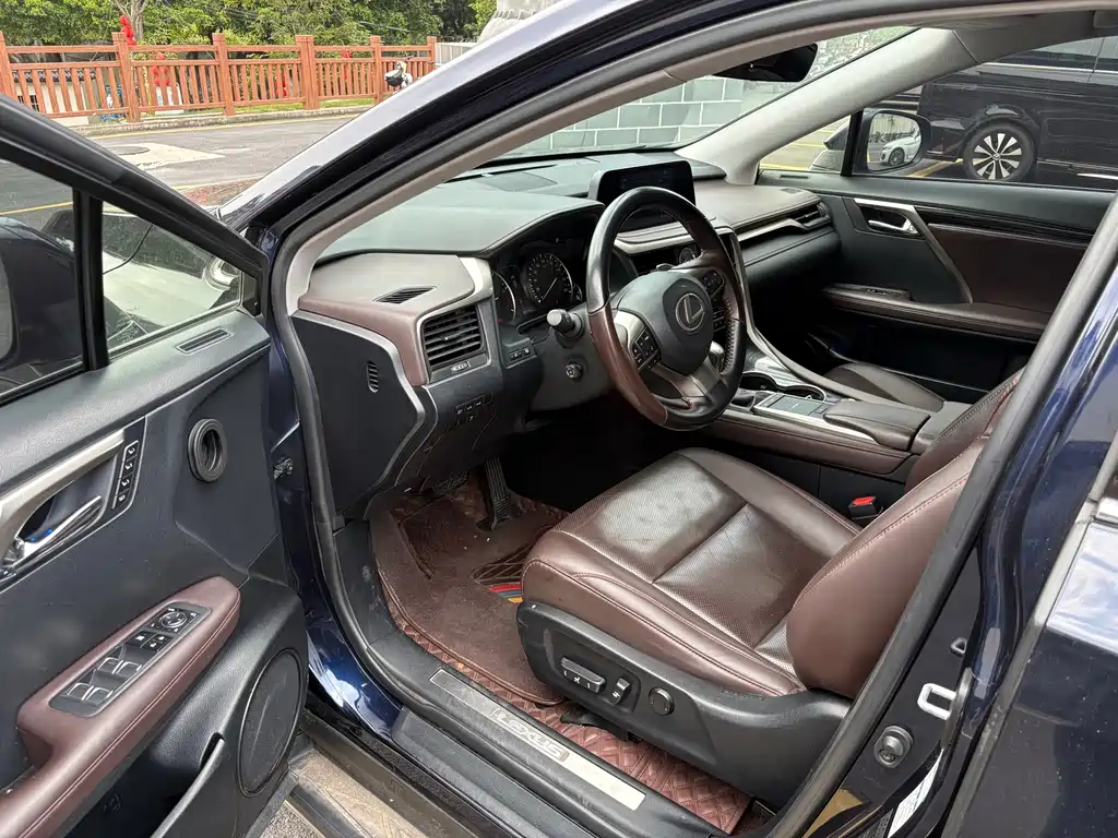 Lexus RX 2022