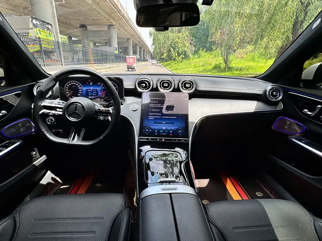 Mercedes-Benz C-Class 2024