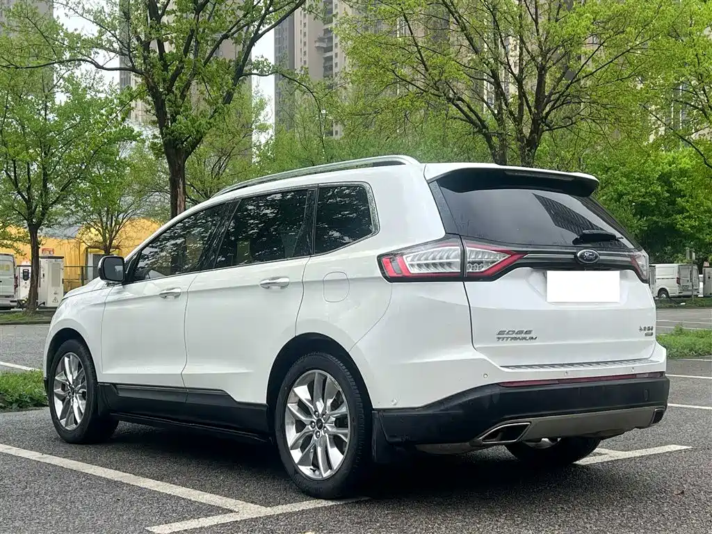 Ford Edge 2017 — фото 12