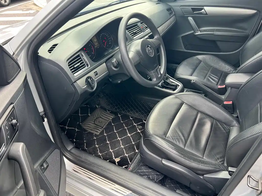 Volkswagen Lavida 2014