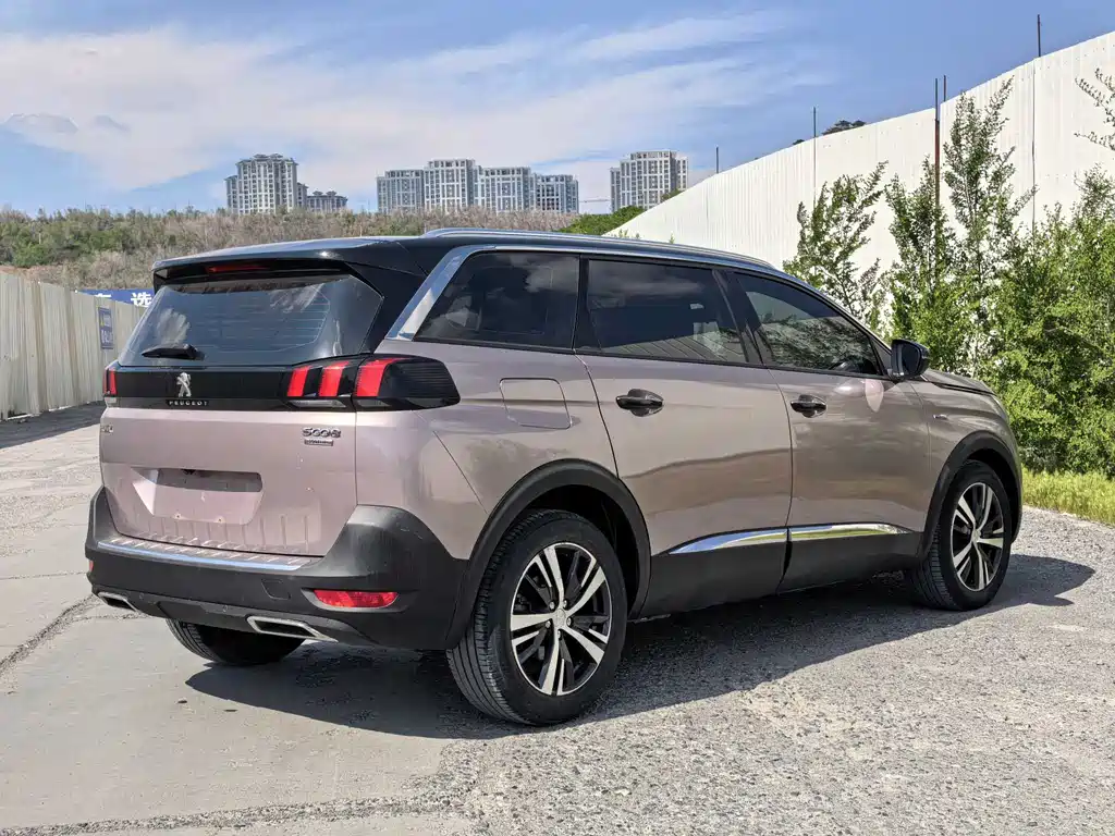 Peugeot 5008 2017 — фото 6