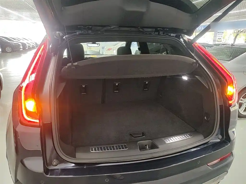 Cadillac XT4 2020 — фото 19
