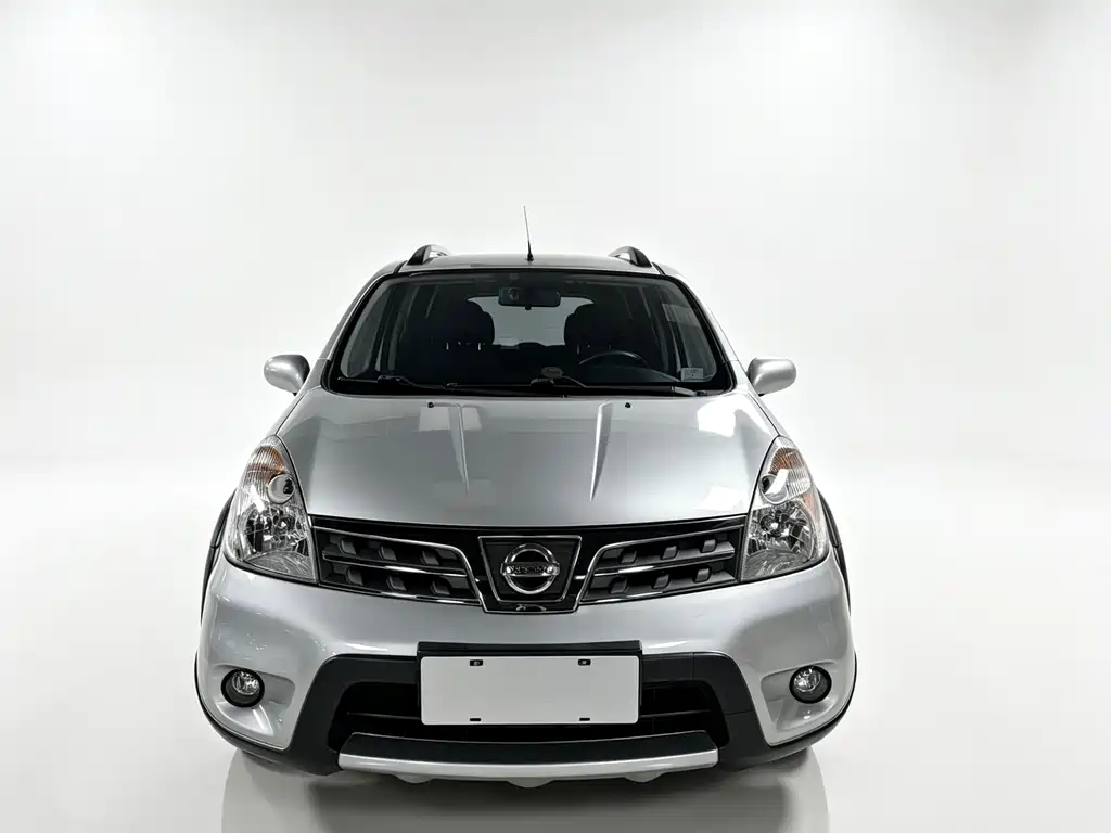 Nissan Livina 2010 — фото 2