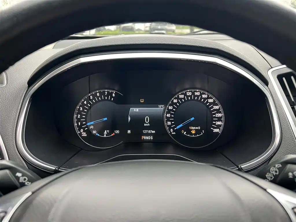 Ford Edge 2017 — фото 22
