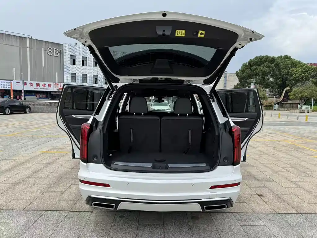 Cadillac XT6 2021 — фото 19