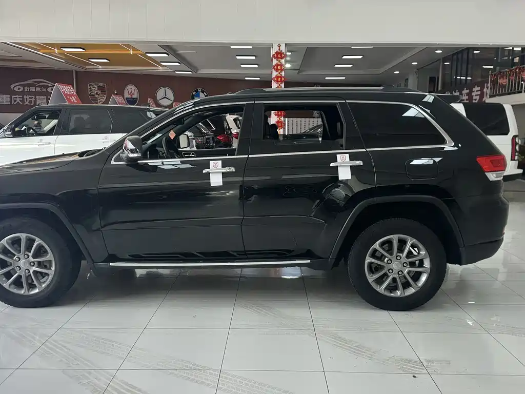 Jeep Grand Cherokee 2016 — фото 14
