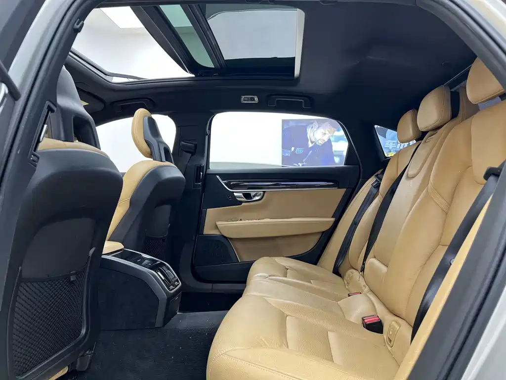Volvo S90 2018 — фото 16