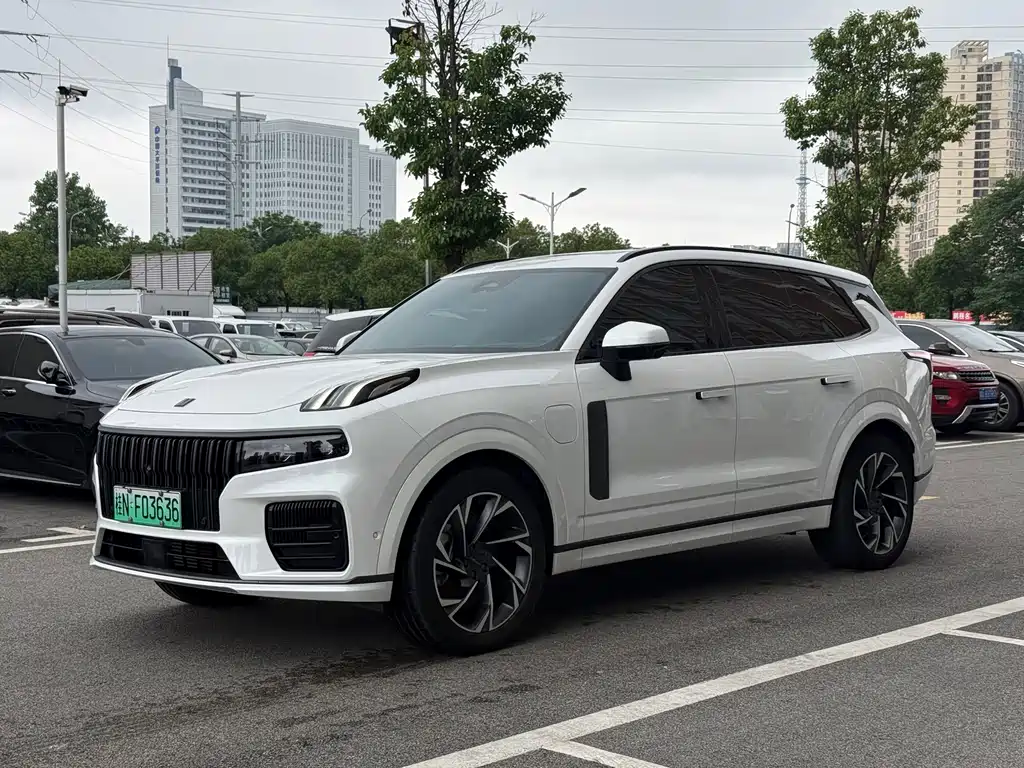 Lynk & Co 09 EM-P 2022