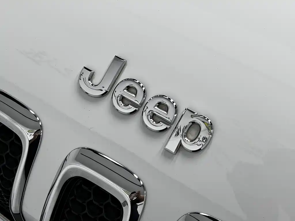 Jeep Cherokee 2018 — фото 34