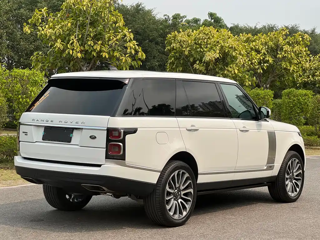 Land Rover Range Rover 2022 — фото 7