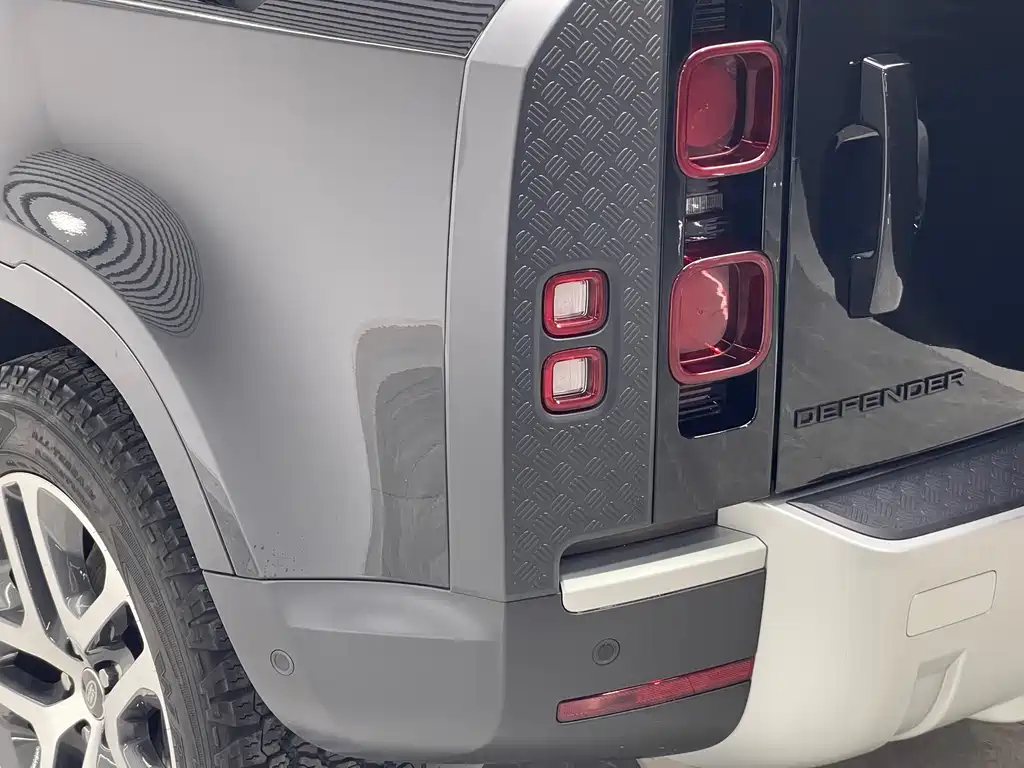 Land Rover Defender 2024 — фото 20
