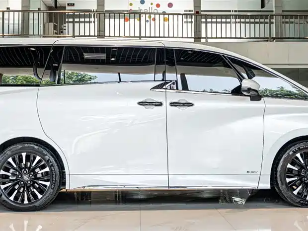 Toyota Vellfire 2024 — фото 4