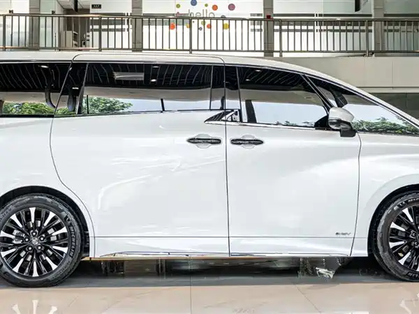 Toyota Vellfire 2024