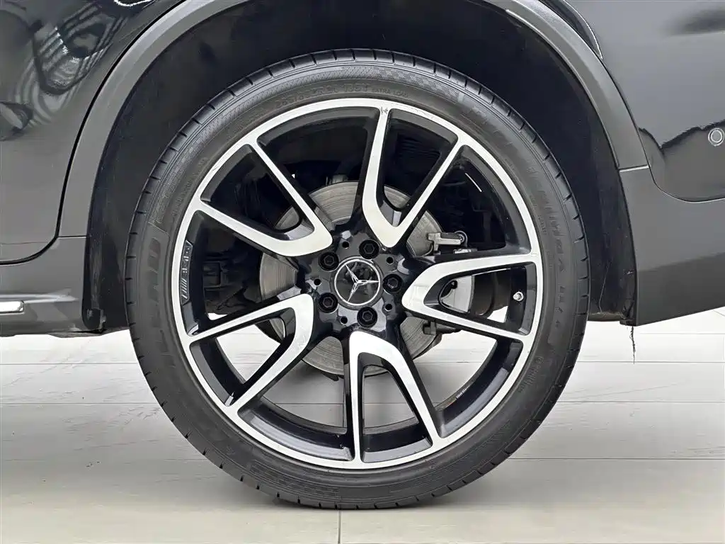 Mercedes-Benz GLC Coupe AMG 2018 — фото 18