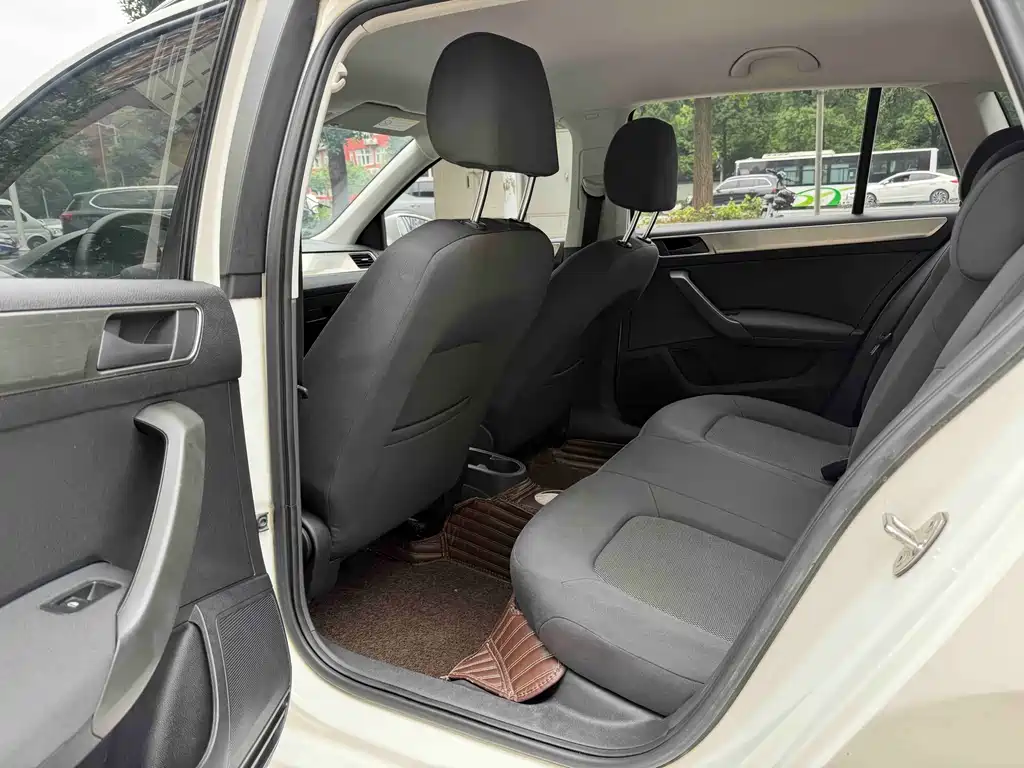 Skoda Rapid Spaceback 2016
