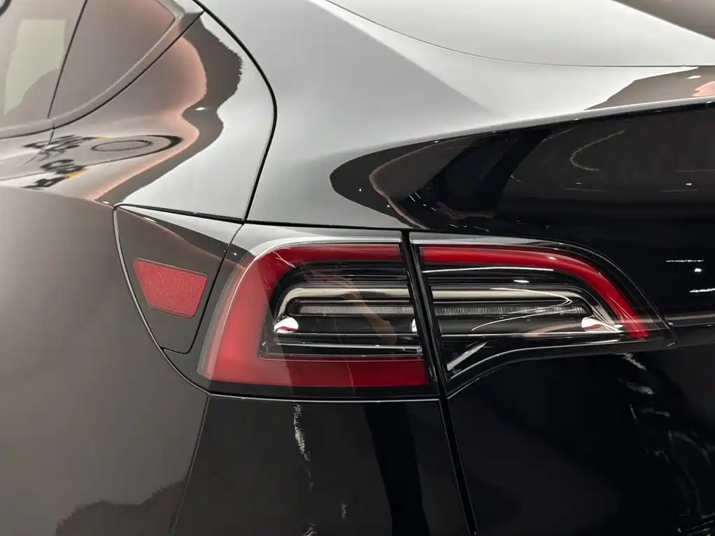 Tesla Model Y 2023 — фото 19