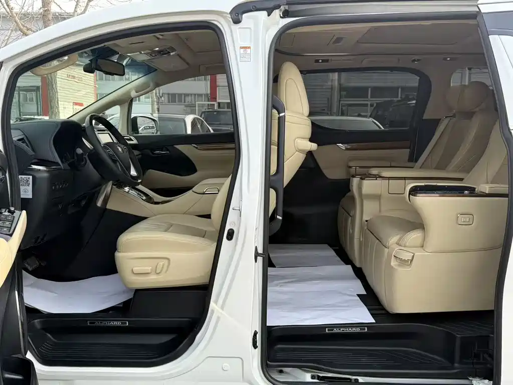 Toyota Alphard 2018 — фото 11