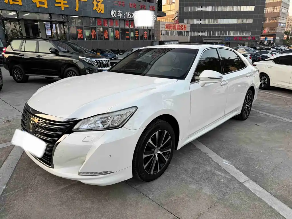 Toyota Crown 2019 — фото 1