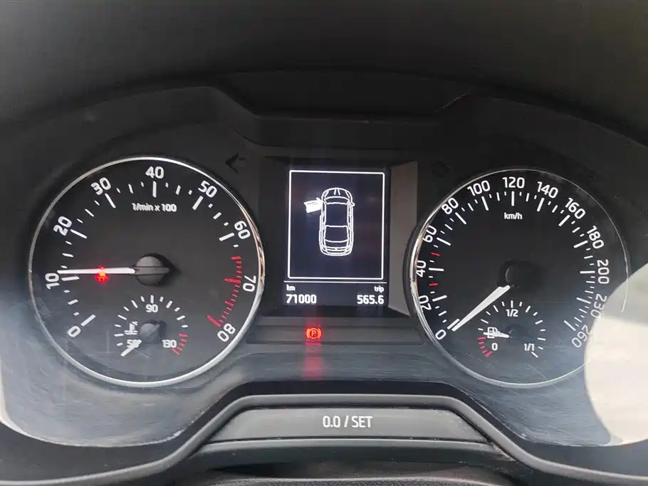 Skoda Octavia 2015 — фото 14