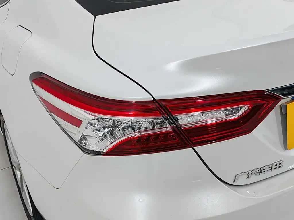Toyota Camry 2021 — фото 17