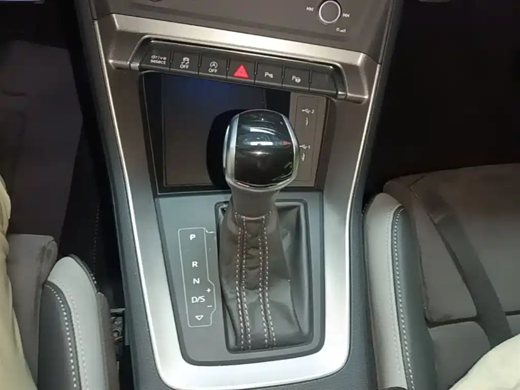 Audi Q3 2022 — фото 14